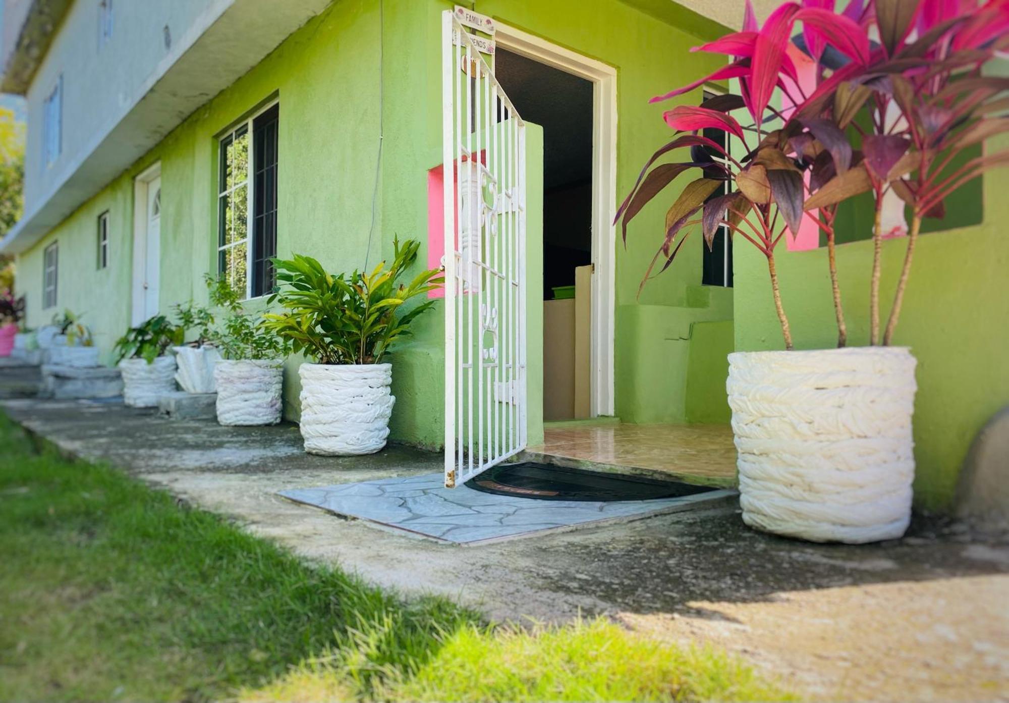 Cindy'S Garden Stay โอโชรีโอส ภายนอก รูปภาพ